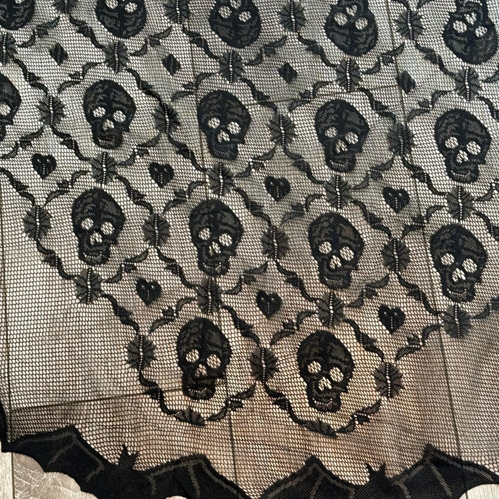 Black Lace Halloween Tablecloth - Picture 2 of 2